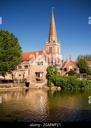 Abingdon, England - 29 July 2019; no people in view.     Abingdon claims to be the oldest town in England. If you stand by the north bank of the Thame Stock Photo