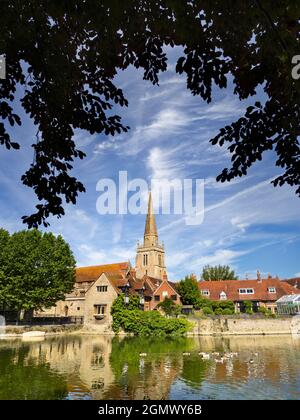 Abingdon, England - 12 July 2020; No people in shot. Saint Helen's Wharf is a noted beauty spot on the River Thames, just upstream of the medieval bri Stock Photo