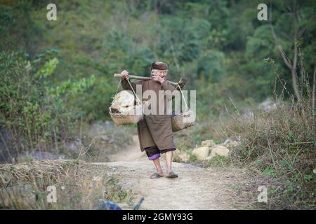 Daily life in Quay Son river Cao Bang province northern Vietnam Stock Photo