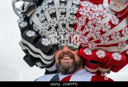 Pink beard shop fancy dress