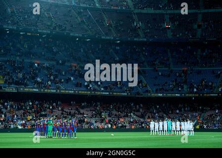 Nou Camp, Barcelona, Spain. 20th Sep, 2021. La Liga football league, FC Barcelona versus Granada CF; Both teams line up prior to the Liga match between FC Barcelona and Granada CF . Credit: Action Plus Sports/Alamy Live News Stock Photo