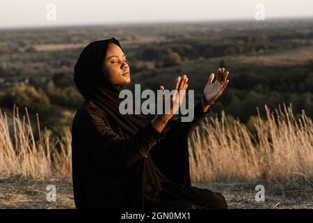 praying photography