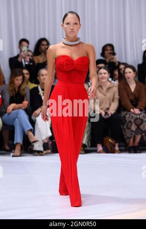 London, UK. 21 September 2021. Model Lila Grace Moss Hack on the catwalk during the Richard Quinn fashion show, held at the Londoner hotel, as part of  London Fashion Week September 2021. Picture date: Tuesday September 21, 2021. Photo credit should read: Matt Crossick/Empics/Alamy Live News Stock Photo