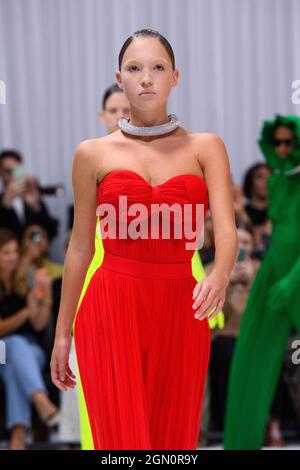 London, UK. 21 September 2021. Model Lila Grace Moss Hack on the catwalk during the Richard Quinn fashion show, held at the Londoner hotel, as part of  London Fashion Week September 2021. Picture date: Tuesday September 21, 2021. Photo credit should read: Matt Crossick/Empics/Alamy Live News Stock Photo