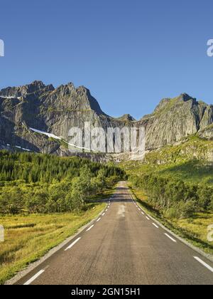 Stjerntinden, road to Nusfjord, Flakstadoya, Lofoten, Nordland, Norway Stock Photo