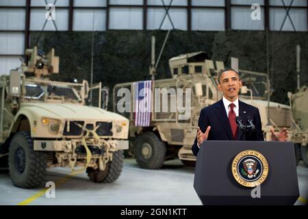 https://l450v.alamy.com/450v/2gn1ktt/president-barack-obama-addresses-the-nation-from-bagram-air-field-afghanistan-may-1-2012-official-white-house-photo-by-pete-souza-this-official-white-house-photograph-is-being-made-available-only-for-publication-by-news-organizations-andor-for-personal-use-printing-by-the-subjects-of-the-photograph-the-photograph-may-not-be-manipulated-in-any-way-and-may-not-be-used-in-commercial-or-political-materials-advertisements-emails-products-promotions-that-in-any-way-suggests-approval-or-endorsement-of-the-president-the-first-family-or-the-white-house-2gn1ktt.jpg
