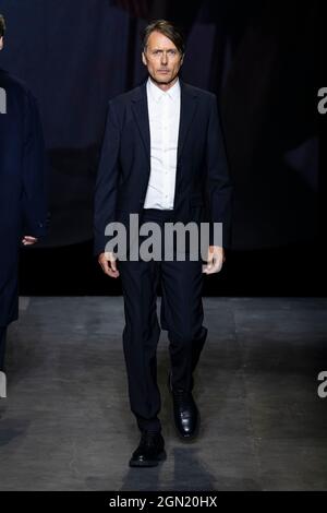 COS runway during London Fashion Week on September 2021 - London, UK. 17/09/2021 Stock Photo
