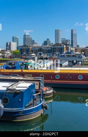 Skyline of Limehouse Basin Marina in London Stock Photo - Alamy