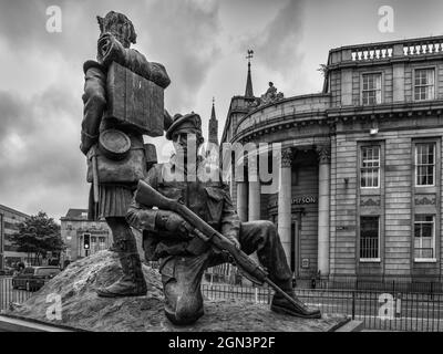 Monument to the Gordon Highlanders by sculptor Mark Richards in Aberdeen city centre. Stock Photo