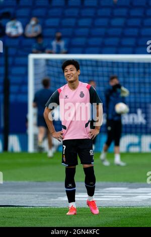 Cornellà, Spain, on September 22, 2021. SPAIN, SOCCER, LA LIGA SANTANDER, RCDE VS DEPORTIVO ALAVÉS. RCD Espanyol player (07) Wu Lei smile during La Liga Santander match between RCD Espanyol and Deportivo Alavés in RCDE Stadium, Cornellà, Spain, on September 22, 2021. © Joan Gosa 2021. Credit: Joan Gosa Badia/Alamy Live News Stock Photo