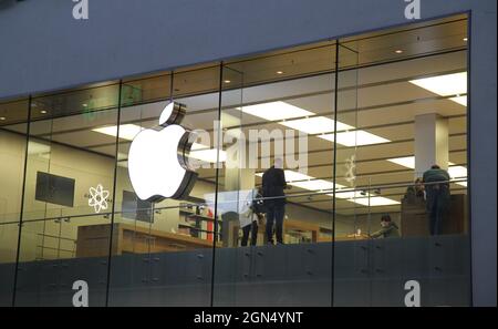 Near me store apple Apple Macintosh