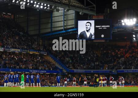 Stamford Bridge, Chelsea, London, UK. 22nd Sep, 2021. EFL Cup football, Chelsea versus Aston Villa; Chelsea and Aston Villa players observe a minutes applause to honour the life of Jimmy Greaves MBE who died at 81 on 19th September 2021 Credit: Action Plus Sports/Alamy Live News Stock Photo