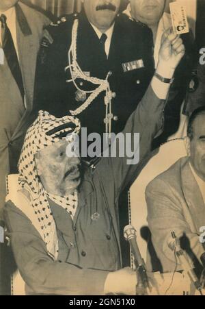 Palestinian PLO President Yasser Arafat at a meeting, 1989 Stock Photo