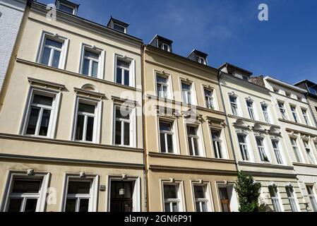 a row of typical three window houses from the late nineteenth century in cologne ehrenfeld Stock Photo