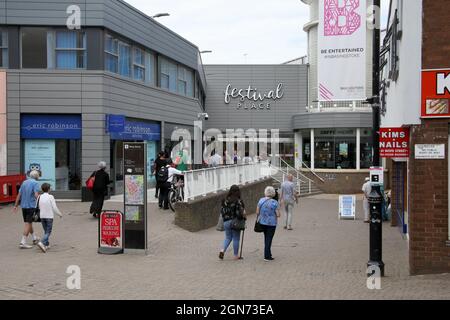 people browse the shops at festival place in basingstoke hampshire in the uk 2gn73ea