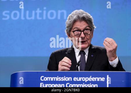 Brussels, Belgium. 23rd Sep, 2021. Press conference by Thierry BRETON, European Commissioner for Internal Market on a common charging solution for electronic devices in Brussels, Belgium, 23 September 2021. Credit: ALEXANDROS MICHAILIDIS/Alamy Live News Stock Photo