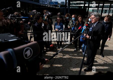 Brussels, Belgium. 23rd Sep, 2021. Thierry Breton speaks to media outside European Commission headquarters following a press conference on a global solution on charging electronic devices in Brussels, Belgium, 23 September 2021. Credit: ALEXANDROS MICHAILIDIS/Alamy Live News Stock Photo