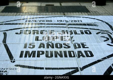 Manifestación reclamando la aparición con vida del desaparecido Jorge Julio López en Buenos Aires, Argentina Stock Photo