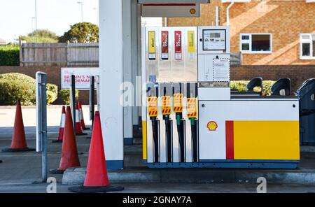 Brighton UK 24th September 2021 -  A Shell garage at Shoreham near Brighton has no fuel to sell this morning and all the pumps are out of use . A shortage of fuel tanker truck drivers delivering around the UK has caused problems this week   : Credit Simon Dack / Alamy Live News Stock Photo