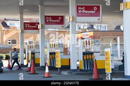 Brighton UK 24th September 2021 -  A Shell garage at Shoreham near Brighton has no fuel to sell this morning and all the pumps are out of use . A shortage of fuel tanker truck drivers delivering around the UK has caused problems this week   : Credit Simon Dack / Alamy Live News Stock Photo