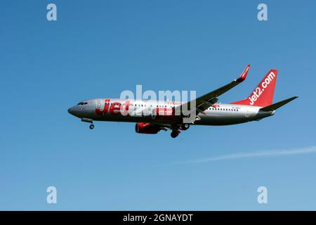 Jet2 Boeing 737-8MG approaching Birmingham Airport, UK (G-JZHJ) Stock Photo