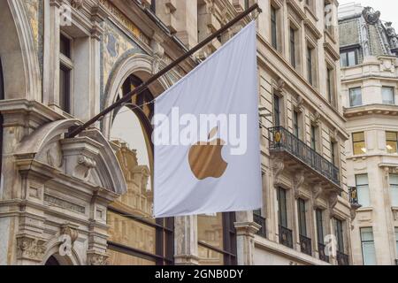 London, United Kingdom. 24th September 2021.  iPhone 13 goes on sale at the Apple store in Regent Street. Stock Photo