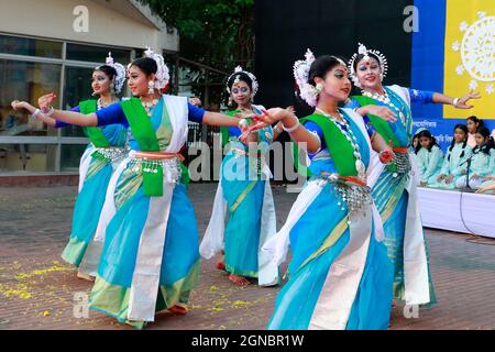 Dhaka, Bangladesh - September 24, 2021: Artists are performing dance at the autumn festival organized by Satyen Sen Shilpi Gosthi at Bangladesh Shilpa Stock Photo