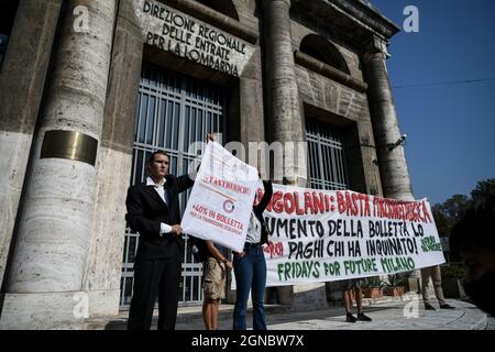 Milan, Italy. 24th Sep, 2021. people protest during the Fridays for Future - Climate strike in Milan, Italy to demand action to prevent further global warming and climate change. Credit: Piero Cruciatti/Alamy Live News Stock Photo