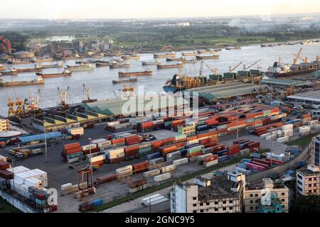 Chattogram, Bangladesh 07 september 2021: General view of Chittagong Port and Kurnofuly river in Chattogram . Chittagong Port and Kurnofuly river play Stock Photo