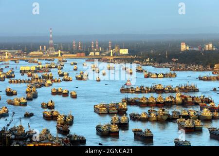 Chattogram, Bangladesh 07 september 2021: Hundreds of vessels are seen anchored in Karnafuli river near port in Chattogram. Stock Photo