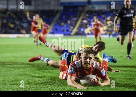 Warrington, UK. 24th Sep, 2021. Warrington, England - 24 September 2021 - Mikey Lewis (20) of Hull Kingston Rovers scores a try during the Rugby League Betfred Super League, Elimination play-off, Warrington Wolves vs Hull Kingston Rovers at Halliwell Jones Stadium, Warrington, UK  Dean Williams Credit: Dean Williams/Alamy Live News Stock Photo