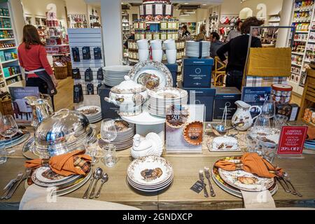 Williams and sonoma hi-res stock photography and images - Alamy