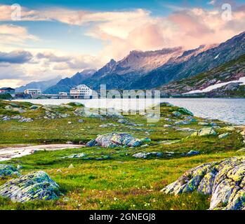 Hotel on top of Grimselpass with Lake Totensee, Switzerland Stock Photo