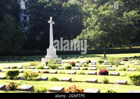 CHITTAGONG, BANGLADESH - SEPTEMBER 07: The Chittagong war cemetery is a graveyard of martyrs on September 07, 2021 in Chittagong, Bangladesh. The Comm Stock Photo