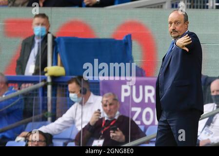 Everton, UK. 25th Sep, 2021. Everton Manager Rafa Benitez shouts instructions from the dugout. Premier League match, Everton v Norwich City at Goodison Park in Liverpool on Saturday 25th September 2021. this image may only be used for Editorial purposes. Editorial use only, license required for commercial use. No use in betting, games or a single club/league/player publications. pic by Chris Stading/Andrew Orchard sports photography/Alamy Live news Credit: Andrew Orchard sports photography/Alamy Live News Stock Photo