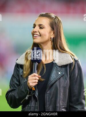 Laura WONTORRA, sports presenter, reporter, woman, moderator, TV, television, DAZN interview with Hasan ( Brazzo ) Salihamidzic, FCB Sport director  in the match SpVgg GREUTHER FÜRTH - FC BAYERN MUENCHEN 1-3 1.German Football League on September 24, 2021 in Fuerth, Germany. Season 2021/2022, matchday 7, 1.Bundesliga, FCB, München, 7.Spieltag. © Peter Schatz / Alamy Live News    - DFL REGULATIONS PROHIBIT ANY USE OF PHOTOGRAPHS as IMAGE SEQUENCES and/or QUASI-VIDEO - Stock Photo