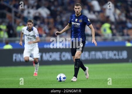 Edin Dzeko of Fc Internazionale  controls the ball during the Serie A match between Fc Internazionale and Atalanta Bc at Stadio Giuseppe Meazza on September 25, 2021 in Milan, Italy. Stock Photo