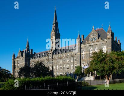 USA Washington DC Georgetown Georgetown University Healy Hall at the Jesuit Catholic school a National Historic Landmark Stock Photo