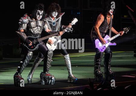 September 25, 2021, Chula Vista, California, USA: Gene Simmons, left, Tommy Thayer and Paul Stanley of the band Kiss perform live onstage during their End of the Road World Tour. (Credit Image: © K.C. Alfred/ZUMA Press Wire) Stock Photo