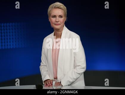 Schwerin, Germany. 26th Sep, 2021. Manuela Schwesig (SPD), her party's top candidate in the state elections in Mecklenburg-Western Pomerania, stands in the NDR election studio. Credit: Axel Heimken/dpa/Alamy Live News Stock Photo