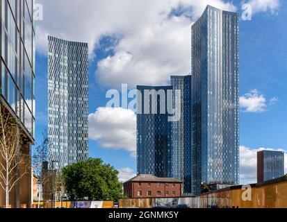 The Elizabeth Tower and Deansgate Square apartment blocks, Crown Street ...