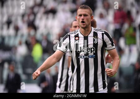 Torino, Italy. 26th Sep, 2021. Matthijs de Ligt of Juventus FC reacts during the Serie A 2021/2022 football match between Juventus FC and US Sampdoria at Juventus stadium in Torino (Italy), September 26th, 2021. Photo Federico Tardito/Insidefoto Credit: insidefoto srl/Alamy Live News Stock Photo