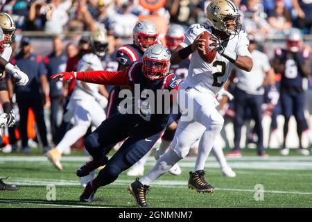 New England Patriots linebacker Matt Judon (9) prior to an NFL football  game, Sunday, Sept. 26, 2021, in Foxborough, Mass. (AP Photo/Greg M. Cooper  Stock Photo - Alamy