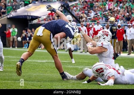 Wisconsin linebacker Leo Chenal ready to play vs. Notre Dame