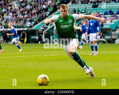 Easter Road, Leith, Edinburg, UK. 26th Sep, 2021. Scottish Premier League football, Hibernian versus St Johnstone; Chris Cadden of Hibernian Credit: Action Plus Sports/Alamy Live News Stock Photo