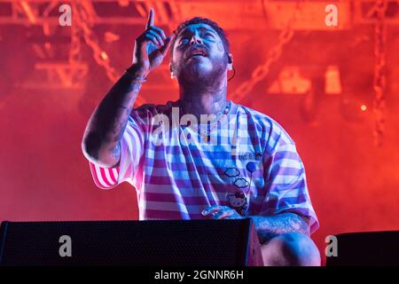 New York, USA. 26th Sep, 2021. Post Malone performs at the Governors Ball music festival 2021 at Citi Field in New York City on Sept. 26, 2021. (Photo by Gabriele Holtermann/Sipa USA) Credit: Sipa USA/Alamy Live News Stock Photo