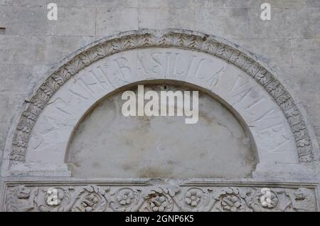 Corfinio- Abruzzo - Complex of the Cathedral of San Pelino: External ornaments and architectural details Stock Photo