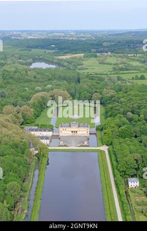 France, Essonne (91), Val-saint-germain, château du Marais (vue aérienne) // France, Essonne (91), Val-saint-germain, Castle of Marais (aerial view) Stock Photo