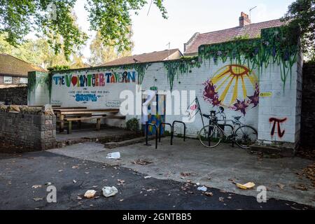 The exterior of the Volunteer Tavern. 9 New Street, Old Market Quarter, Bristol. BS2 9DX. (Sept 2021) Stock Photo