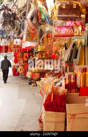 Sheung Wan, Hong Kong Island, Hong Kong, China, Asia - Chinese traditional souvenirs in a gift shop in Hong Kong. Stock Photo